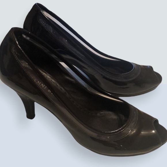 Gianni Bini black open toe heels. Sz 8 - Picture 1 of 8